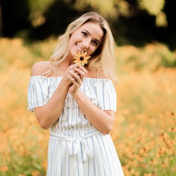 Meet your Posher, Paige - Picture 1 of 1